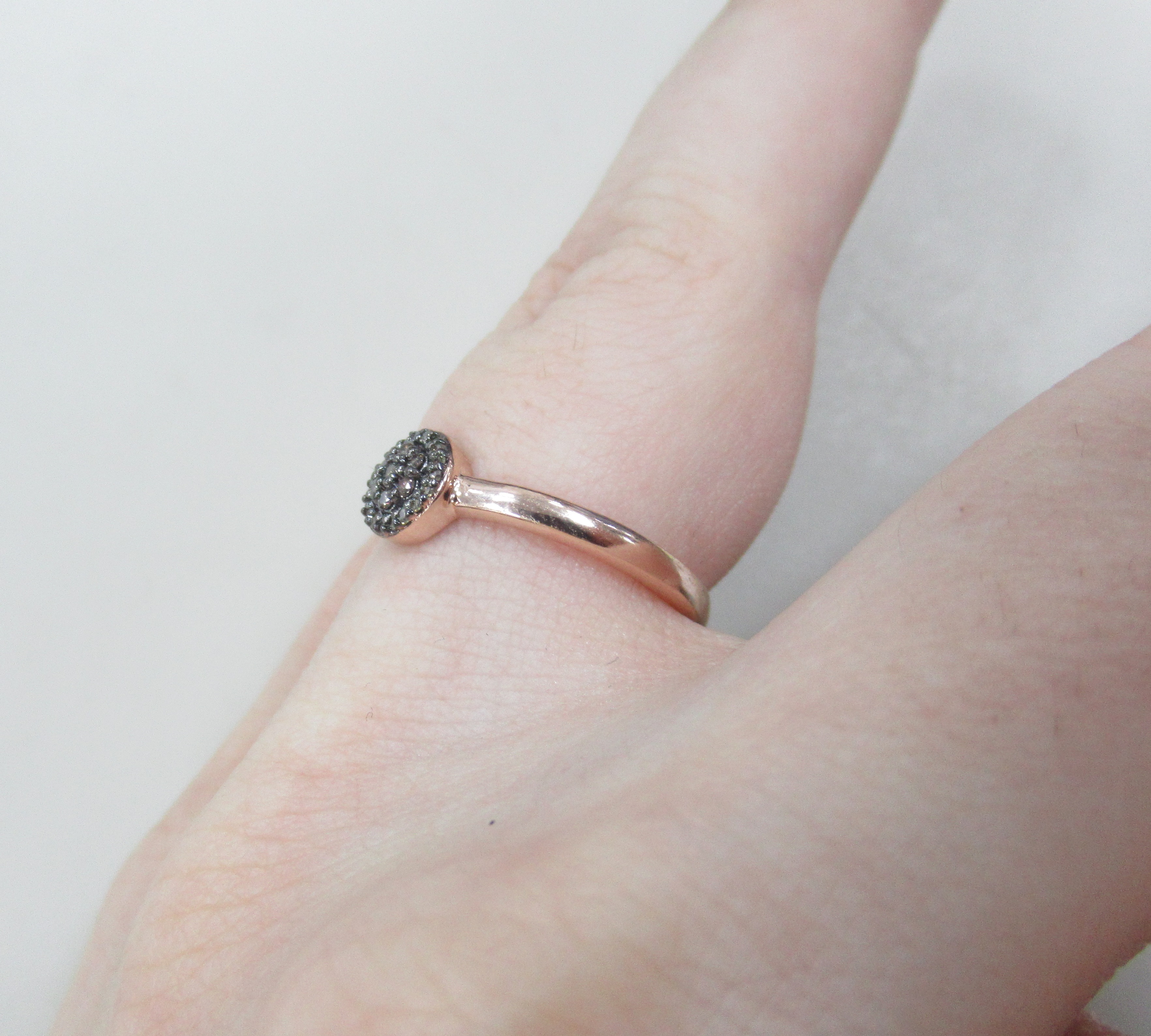 Серебряное кольцо с коньячными бриллиантами